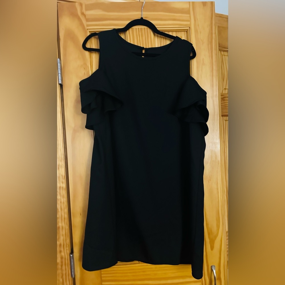 Elegant Black Cold Shoulder Dress